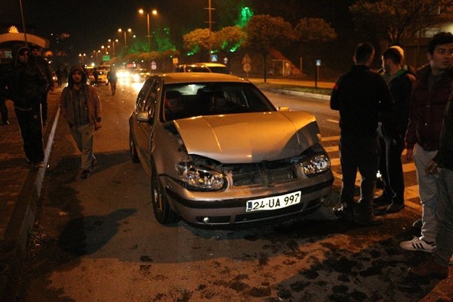 KDZ. EREĞLİ İLÇESİNDE MEYDANA GELEN ZİNCİRLEME TRAFİK KAZASINDA 9 OTOMOBİL HASAR GÖRDÜ. (VEDAT KILIÇ/ZONGULDAK-İHA)