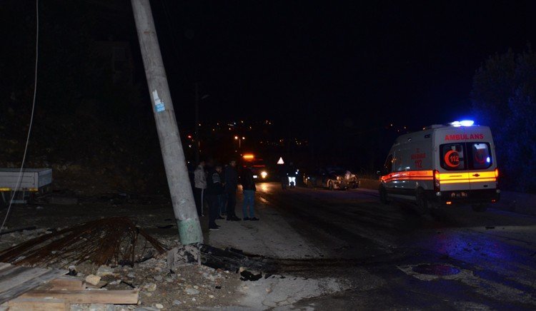 GİZLİ BUZLANMA NEDENİYLE KAZA OLDU ( ERTUĞRUL YÜKSEL/BZONGULDAK-İHA) (ERTUĞRUL YÜKSEL/ZONGULDAK-İHA)