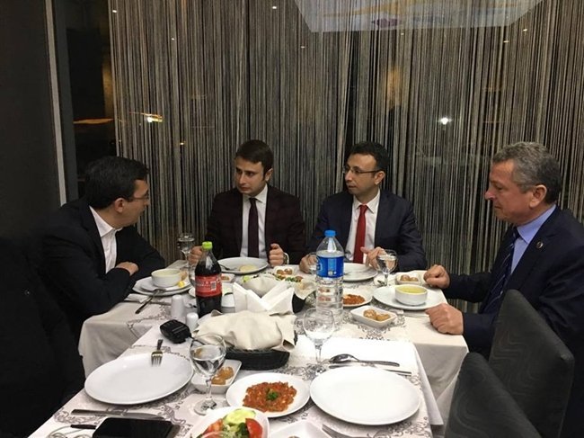 YEMEĞE BÖLGE KAYMAKAMLARI,BELEDİYE BAŞKANLARI,İL GENEL MECLİS ÜYELERİ,SİYASİ PARTİ TEMSİLCİLERİ VE DAİRE AMİRLERİ KATILDI (EMRAH YILDIZ/ZONGULDAK-İHA)