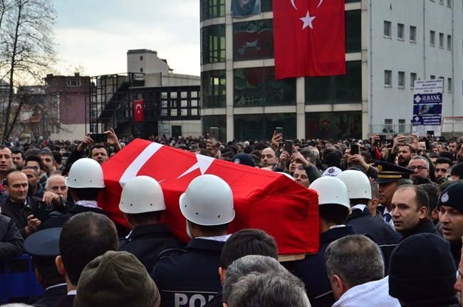 İSTANBUL BEŞİKTAŞ'TAKİ PATLAMADA ŞEHİT OLAN POLİS MEMURU HASAN BİLGİN, MEMLEKETİ ZONGULDAK'TA DUALARLA SON YOLCULUĞUNA UĞURLANDI. (ÖMER TEKCAN - ONUR ALTINDAĞ - SERTAÇ ÖZDEMİR/ZONGULDAK-İHA)
