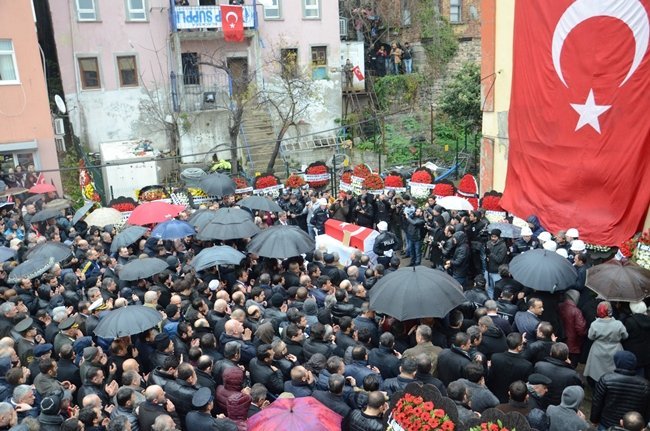 İSTANBUL BEŞİKTAŞ'TA YAŞANAN TERÖR SALDIRISINDA HAYATINI KAYBEDEN ŞEHİT EMNİYET MÜDÜRÜ VEFA KARAKURDU’NUN CENAZESİ, MEMLEKETİ ZONGULDAK’IN EREĞLİ İLÇESİNDE SON YOLCULUĞUNA UĞURLANDI. (ONUR ALTINDAĞ - SERTAÇ ÖZDEMİR - TUNCAY TÜRKGÜLÜ - VEDAT KILIÇ/ZONGULDAK-İHA)