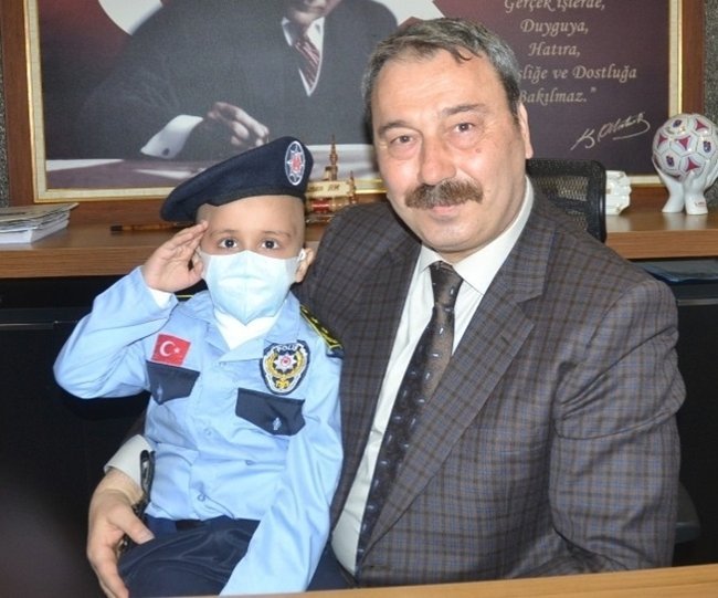 losemili-minik-ziya-nin-polislik-hayali-gerce-9080353_o