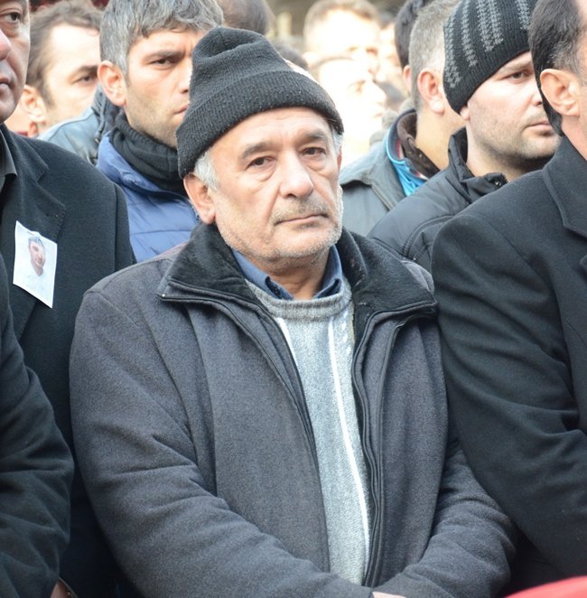MADENCİNİN MARANGOZ OLAN BABASI MUSTAFA BADURLU, GÜÇLÜKLE AYAKTA DURABİLDİ (ONUR ALTINDAĞ/ZONGULDAK-İHA)