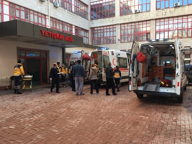 ZONGULDAK'TA İKİ AYRI GÜZERGAHTA MEYDANA GELEN TRAFİK KAZALARINDA 3 KİŞİ YARALANDI. (SERTAÇ ÖZDEMİR/ZONGULDAK-İHA)