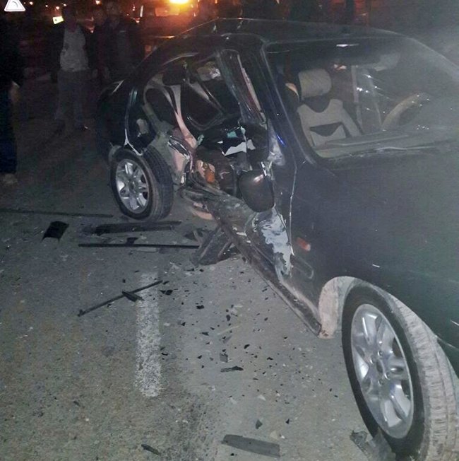 BARTIN’DA 2 OTOMOBİLİN ÇARPIŞTIĞI TRAFİK KAZASINDA 2 KİŞİ YARALANDI. (MUSTAFA KURT/BARTIN-İHA)