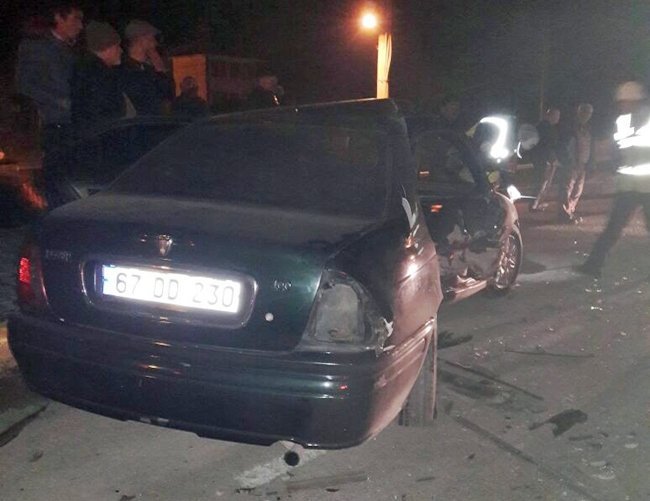 BARTIN’DA 2 OTOMOBİLİN ÇARPIŞTIĞI TRAFİK KAZASINDA 2 KİŞİ YARALANDI. (MUSTAFA KURT/BARTIN-İHA)