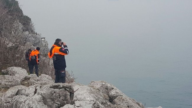 ZONGULDAK'TA DENİZE ATLADIĞI İDDİA EDİLEN KADININ BULUNMASI İÇİN ÇALIŞMALARI DEVAM EDİYOR. (SERTAÇ ÖZDEMİR/ZONGULDAK-İHA)
