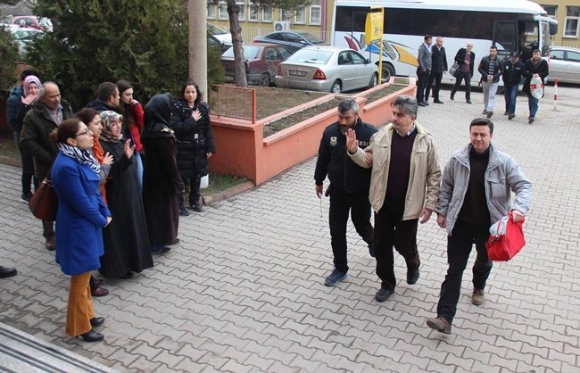 KARABÜK MERKEZLİ 4 İLDE, FETULLAHÇI TERÖR ÖRGÜTÜ/PARALEL DEVLET YAPILANMASI (FETÖ/PDY) SORUŞTURMASI KAPSAMINDA GÖZALTINDA BULUNAN 10 EMNİYET MENSUBU ADLİYEYE SEVK EDİLDİ. (YASİN ERDEM/KARABÜK-İHA)