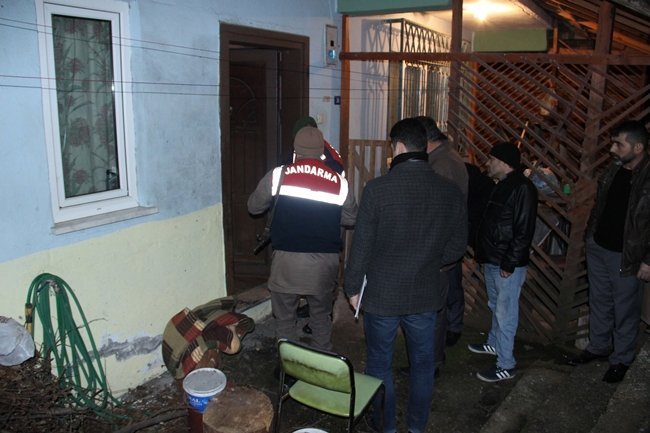 ZONGULDAK’IN EREĞLİ İLÇESİNDE TEK BAŞINA KALDIĞI EVDE CESEDİ BULUNA YAŞLI ADAMIN ÖLÜMÜ ŞÜPHELİ BULUNDU. YAŞLI ADAMIN ÖLDÜĞÜ İSE 5 GÜN SONRA FARK EDİLDİ. (VEDAT KILIÇ/ZONGULDAK-İHA)