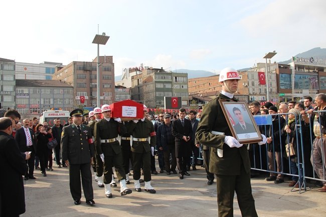 EL BAB'DA ŞEHİT OLAN UZMAN ÇAVUŞ UMUT AYTEKİN, KARABÜK KENT MEYDANINDA SON YOLCULUĞUNA UĞURLANDI. (SAMET OĞUZHAN DOĞAN - YASİN ERDEM/KARABÜK-İHA)