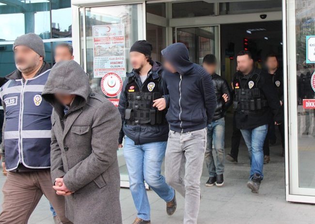 KARABÜK MERKEZLİ 3 İLDE DÜZENLENEN UYUŞTURUCU OPERASYONUNDA 11 KİŞİ GÖZALTINA ALINDI. (YASİN ERDEM/KARABÜK-İHA)