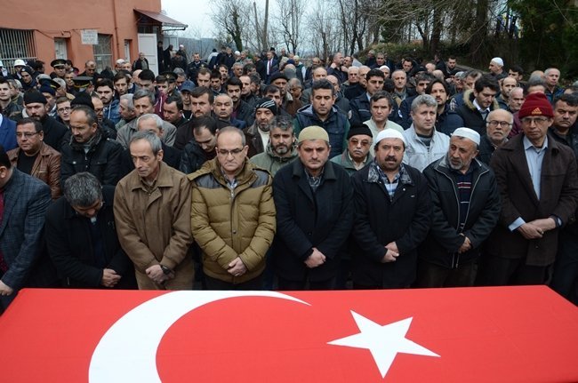 ZONGULDAK-İSTANBUL KARAYOLUNDA GEÇİRDİĞİ TRAFİK KAZASINDA AĞIR YARALANAN POLİS MEMURU YALÇIN ATAMAN, SON YOLCULUĞUNA UĞURLANDI. (SERTAÇ ÖZDEMİR/ZONGULDAK-İHA)