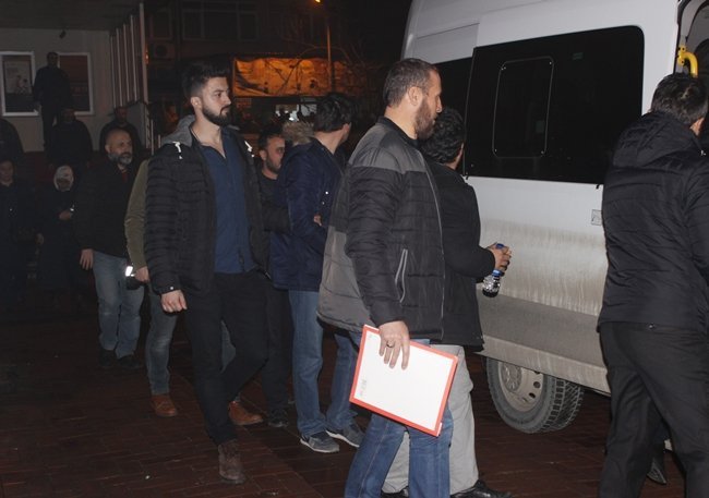 BARTIN’DA, FETULLAHÇI TERÖR ÖRGÜTÜ/PARALEL DEVLET YAPILANMASI'NA (FETÖ/PDY) YÖNELİK YÜRÜTÜLEN SORUŞTURMA KAPSAMINDA BYLOCK KULLANDIKLARI İDDİASIYLA 8 KİŞİ TUTUKLANDI. (MUSTAFA KURT/BARTIN-İHA)