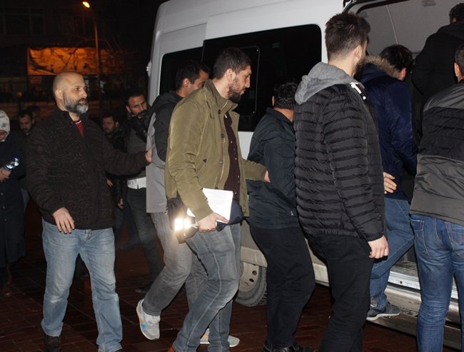 BARTIN’DA, FETULLAHÇI TERÖR ÖRGÜTÜ/PARALEL DEVLET YAPILANMASI'NA (FETÖ/PDY) YÖNELİK YÜRÜTÜLEN SORUŞTURMA KAPSAMINDA BYLOCK KULLANDIKLARI İDDİASIYLA 8 KİŞİ TUTUKLANDI. (MUSTAFA KURT/BARTIN-İHA)