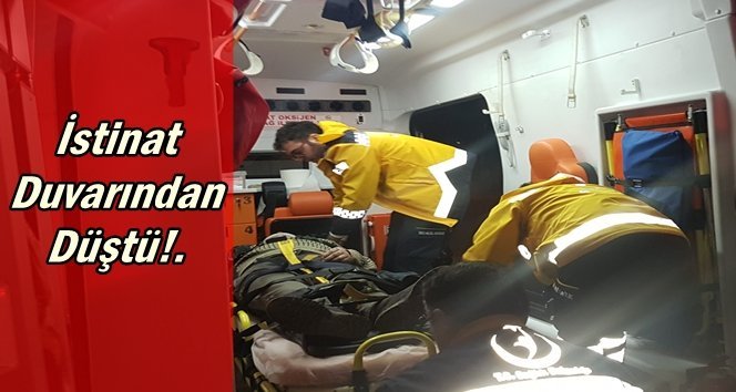 Yüksek duvardan düştü, ağır yaralandı