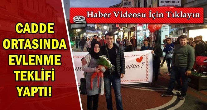 Meraklı bakışlar arasında teklif etti…