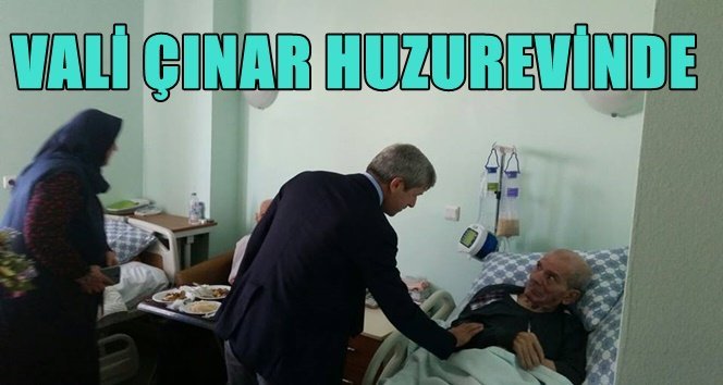 Vali Çınar yaşlılarla bir araya geldi
