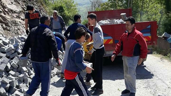 Bu köyde birlik var, beraberlik var!.