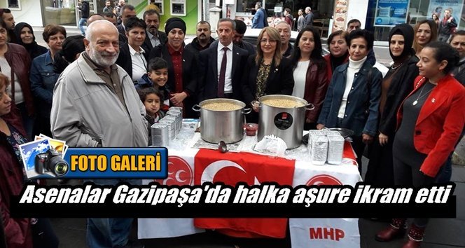 Muharrem ayında aşure dağıttılar…
