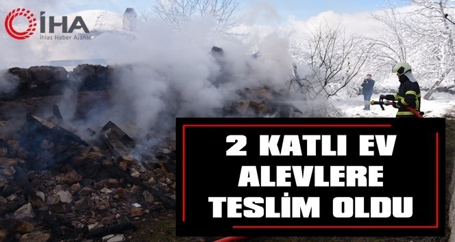 2 katlı ev alevlere teslim oldu