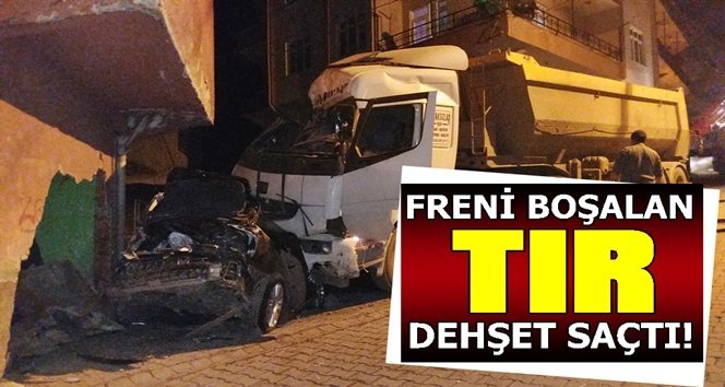 Önce otomobile sonra apartmana çarparak durdu!