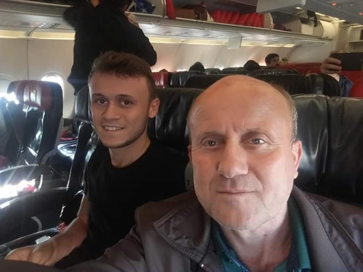 Uçakla yolculuk yapan muhtar isyan etti!.