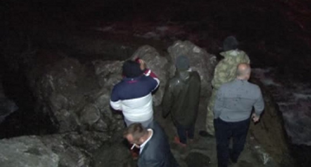 Zonguldak’ta denize düşen amatör balıkçıyı arama çalışmaları devam ediyor.