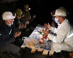 Zonguldak'ta Maden İşçileri İlk Sahurlarını Yerin Metrelerce Altında Yaptı