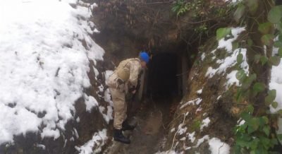 Zonguldak’ta Jandarma ekipleri ruhsatsız işletilen 4 maden ocağına baskın düzenledi.
