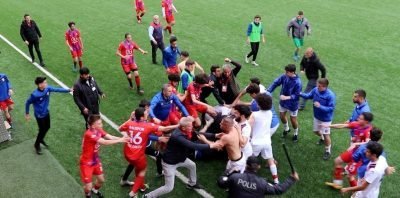 Zonguldak’ta amatör maçta çıkan kavgada 2 futbolcu yaralandı
