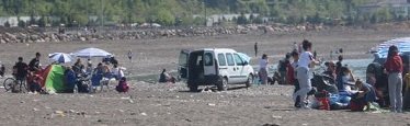 Zonguldaklılar güneşli havayı sahilde ve piknik alanlarında değerlendirdi