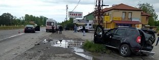 Çaycuma'da iki otomobil çarpıştı: 1 ölü, 3 yaralı