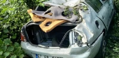 Kilimli’de fındık bahçesine devrilen otomobildeki 1 kişi öldü, bir kişi yaralandı