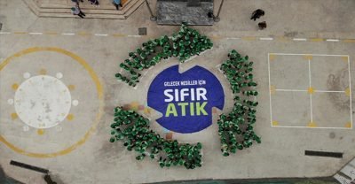 Zonguldak’ta öğrenciler geri dönüşümün önemini koreografiyle anlattı