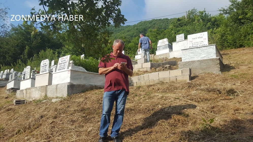 Zonguldak Türkali köyünde 'Arefe Günü' mezarlıklar ziyaret edildi