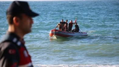 Zonguldak Göbü köyünde denizde kaybolan öğrenci için arama başlatıldı