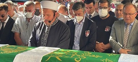 Zonguldaklı eski milli futbolcu Tümer Metin'in babası son yolculuğuna uğurlandı