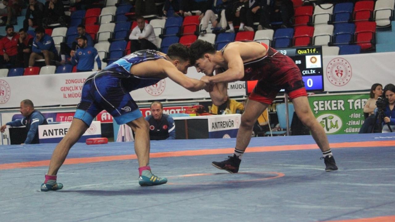 Zonguldak’ta güreş Türkiye şampiyonası başladı