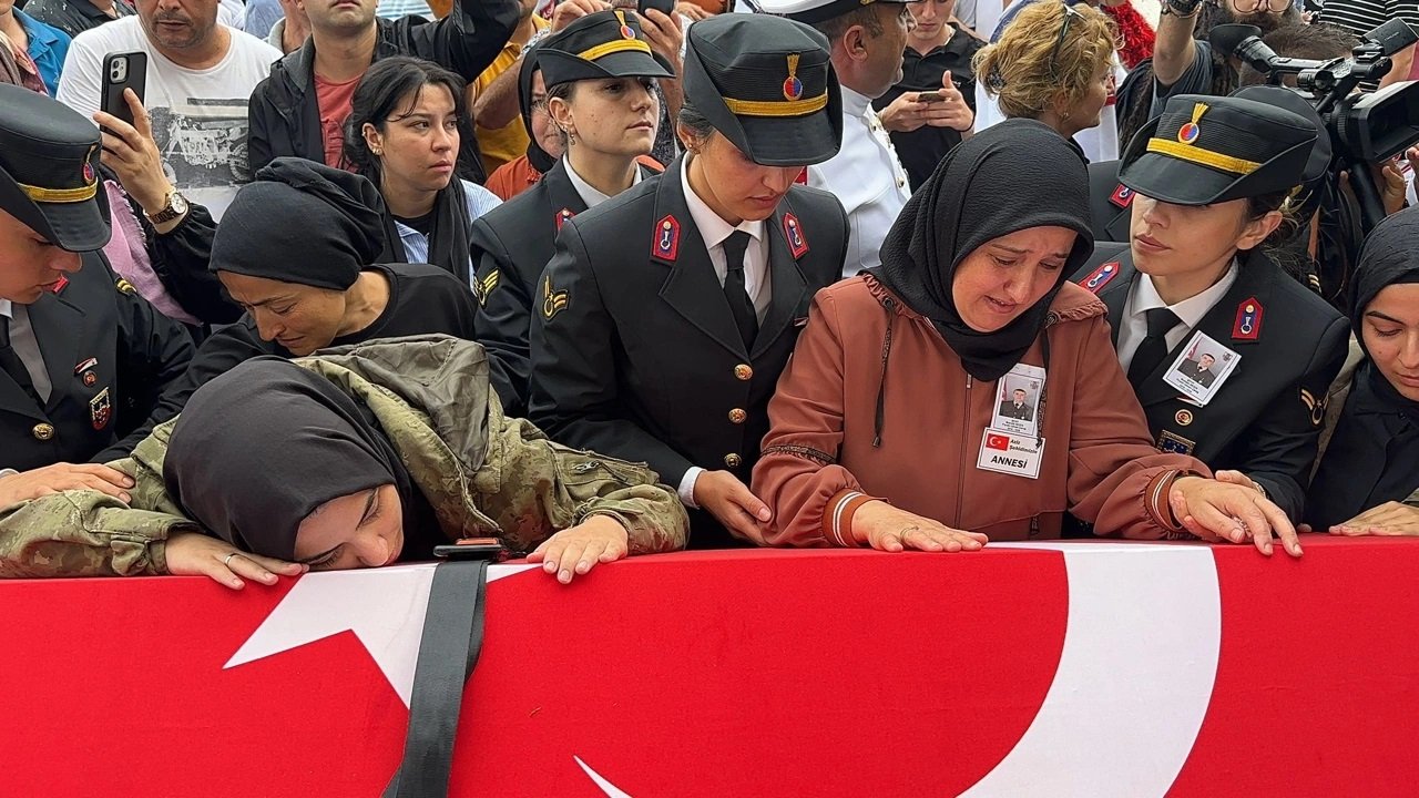 Zonguldaklı Piyade Uzman Çavuş Mustafa Sezer, son yolculuğuna uğurlandı