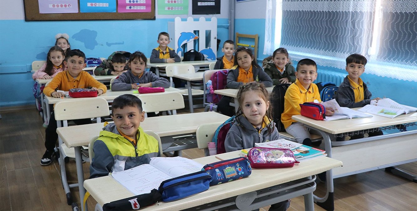 Okullarda teneffüslerden biri en az 20 dakika olacak