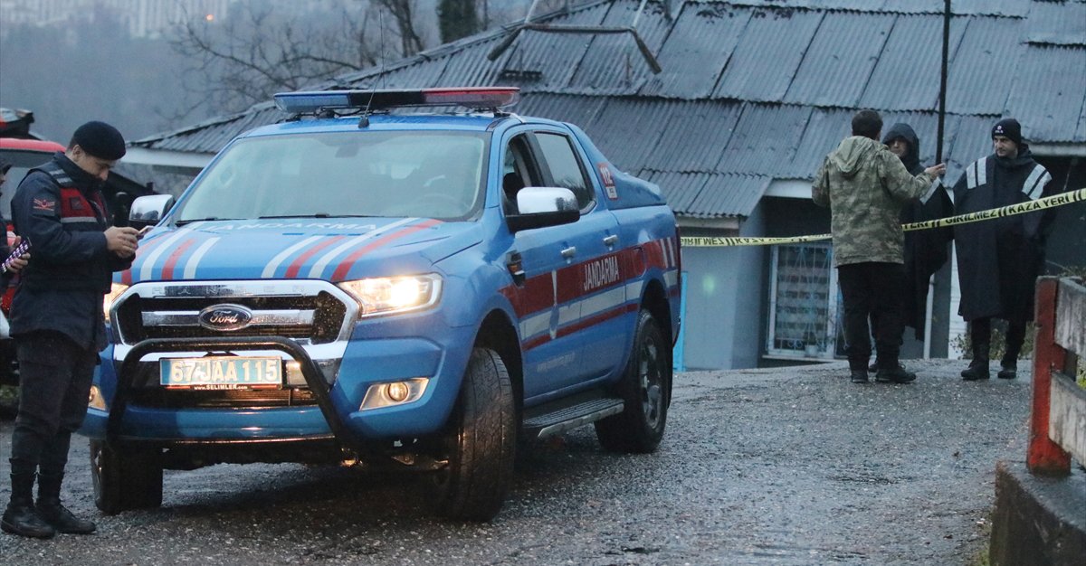 Zonguldak’ta heyelanda göçük altında kalan anne ve oğlunun cansız bedenine ulaşıldı