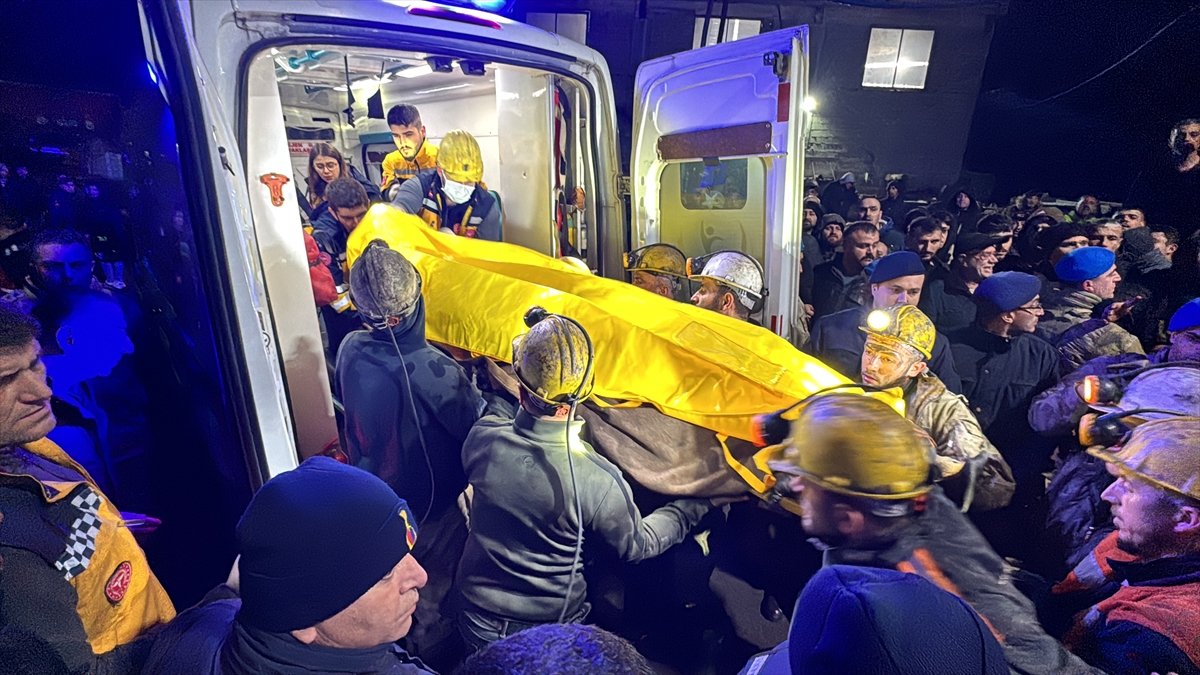 Zonguldak’ta maden ocağında göçükte mahsur kalan 2 işçiden biri kurtarıldı