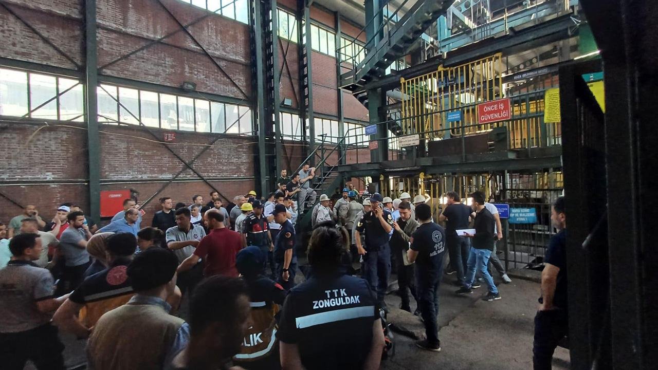 Zonguldak’ta maden ocağındaki göçükte mahsur kalan 2 işçiden 1’i öldü