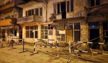 Zonguldak Çaycuma’daki metruk binalar mahalle sakinlerini tedirgin ediyor