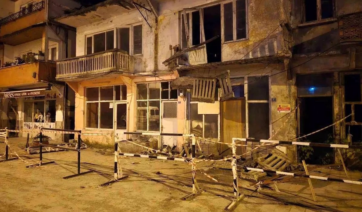 Zonguldak Çaycuma’daki metruk binalar mahalle sakinlerini tedirgin ediyor