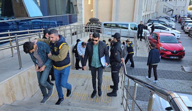 Zonguldak’ta emekli madenciyi dolandıran 5 şüpheli tutuklandı